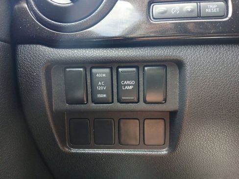 Used 2019 Nissan Titan SV w/ SV Convenience Package AWD/4WD image 22
