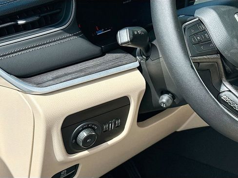 New 2025 Jeep Grand Cherokee L Limited w/ Luxury Tech Group II image 10