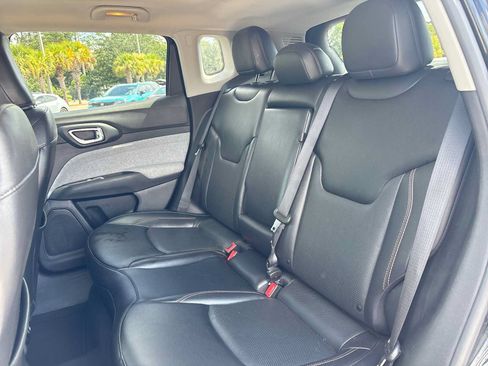 Used 2022 Jeep Compass Latitude w/ Sun and Sound Group AWD/4WD image 24
