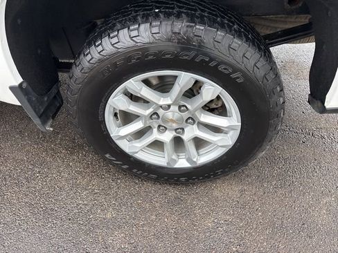 Used 2022 Chevrolet Silverado 1500 LT image 44