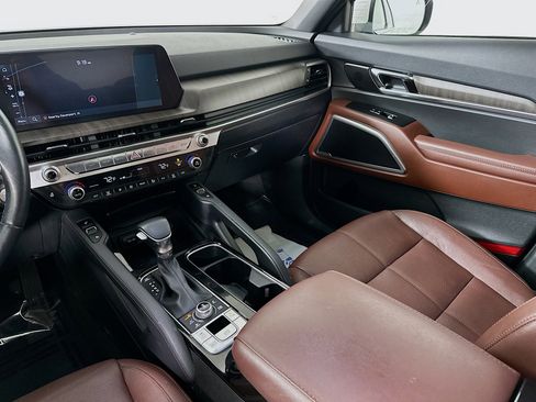Used 2023 Kia Telluride EX w/ EX Captain's Chair Package image 24