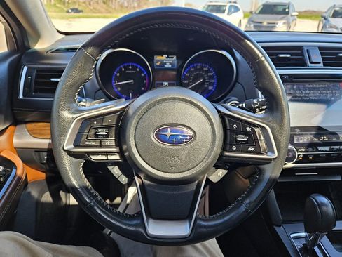 Used 2019 Subaru Outback 3.6R Touring AWD/4WD image 11