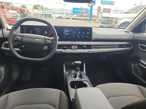 Used 2025 Kia K4 FWD image 8
