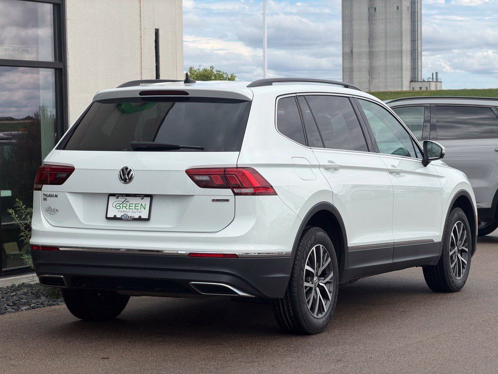 Used 2020 Volkswagen Tiguan SE w/ Panoramic Sunroof Package AWD/4WD image 5