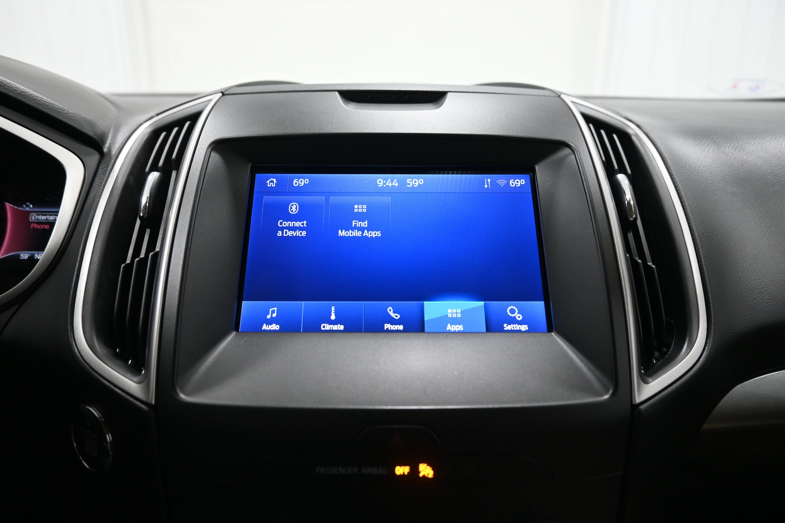 Used 2020 Ford Edge SEL w/ Cold Weather Package AWD/4WD image 18