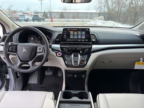New 2026 Honda Odyssey Touring image 12