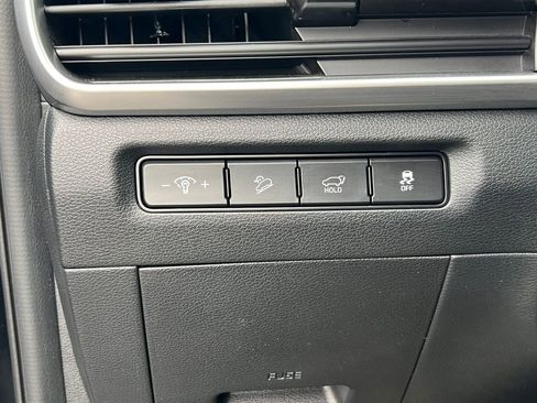 Used 2025 Kia Telluride S FWD image 19