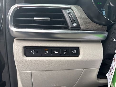 Used 2022 Kia Telluride EX w/ EX Premium Package AWD/4WD image 11