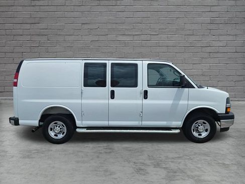 Used 2025 Chevrolet Express 2500 w/ Driver Convenience Package RWD image 6
