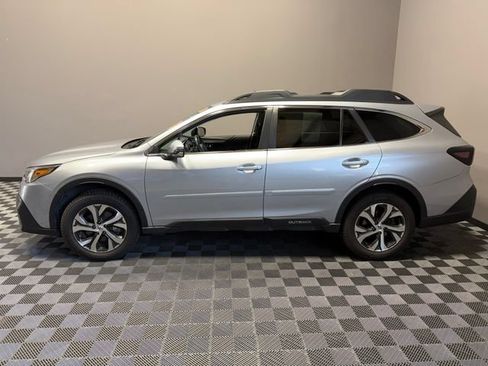 Used 2022 Subaru Outback Limited AWD/4WD image 6