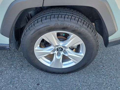 Used 2020 Toyota RAV4 XLE image 41
