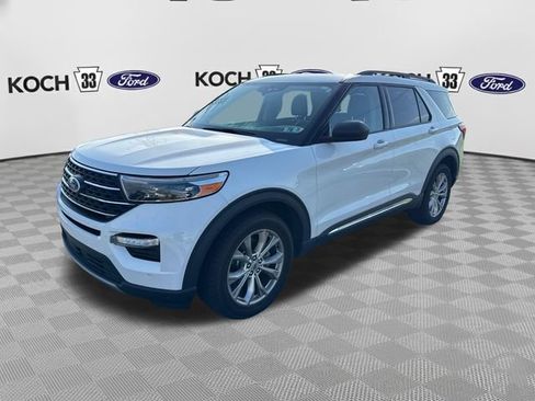 Used 2021 Ford Explorer XLT w/ Equipment Group 202A AWD/4WD image 3