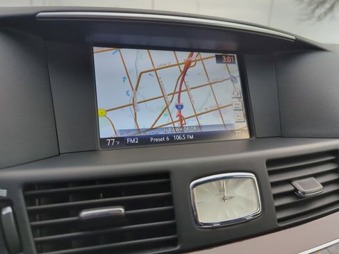 Used 2016 INFINITI Q70 L 3.7 image 24