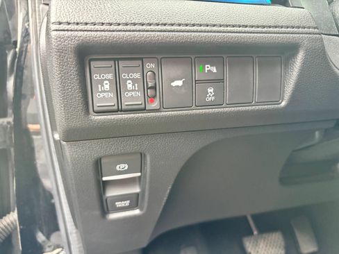 Used 2025 Honda Odyssey Elite image 21