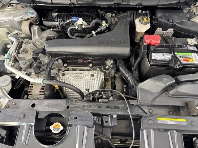 Used 2017 Nissan Rogue SV AWD/4WD image 17