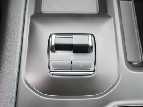 Used 2024 GMC Sierra 2500 Denali w/ Denali Reserve Package image 31