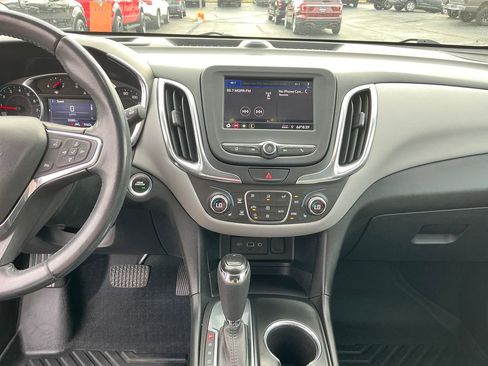 Used 2020 Chevrolet Equinox LT image 22