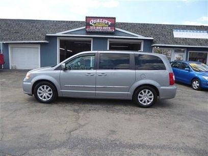 Used 2013 Chrysler Town & Country Touring w/ Trailer Tow Group