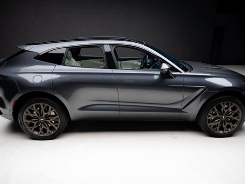 Used 2023 Aston Martin DBX AWD/4WD image 33