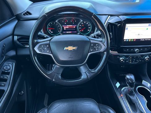 Used 2021 Chevrolet Traverse Premier image 17