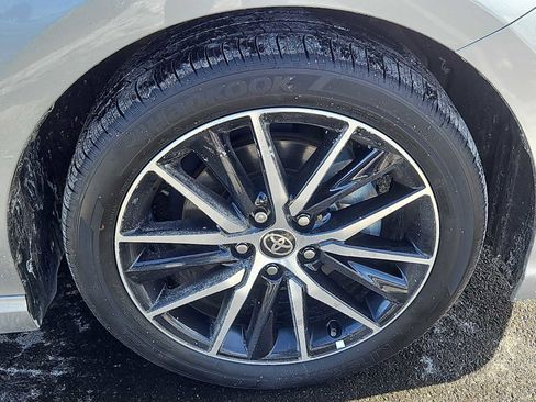 Used 2024 Toyota Camry SE image 9