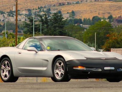 Used 1999 Chevrolet Corvette Coupe w/ Memory Pkg