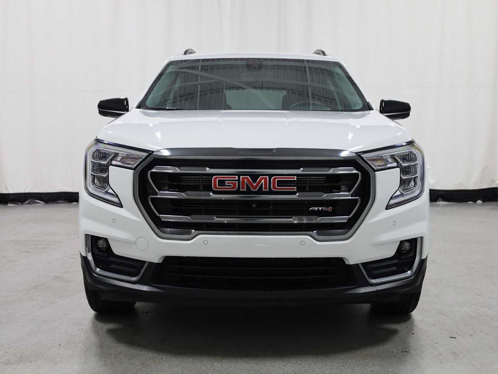 Used 2023 GMC Terrain AT4 w/ Tech Package AWD/4WD image 14