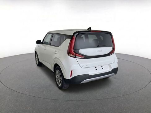 Used 2024 Kia Soul LX FWD image 5