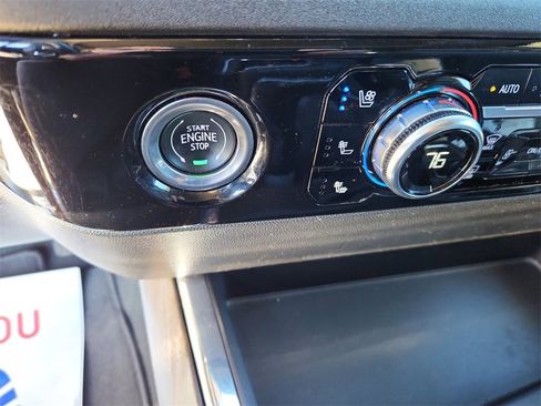 Used 2023 GMC Sierra 1500 SLT w/ SLT Convenience Package image 17