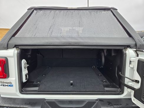 Used 2023 Jeep Wrangler Unlimited Rubicon 4xe image 32