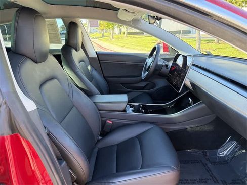 Used 2020 Tesla Model 3 Standard Range Plus image 40