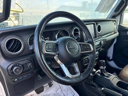 Used 2023 Jeep Wrangler Unlimited Sahara w/ Cold Weather Group AWD/4WD image 10