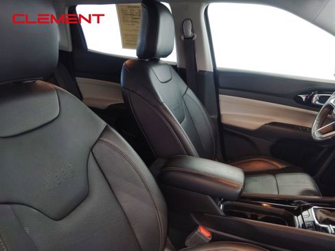 Used 2022 Jeep Compass Limited image 43