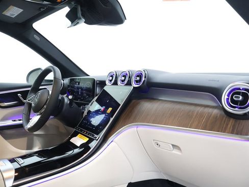 New 2026 Mercedes-Benz GLC 300 4MATIC image 23
