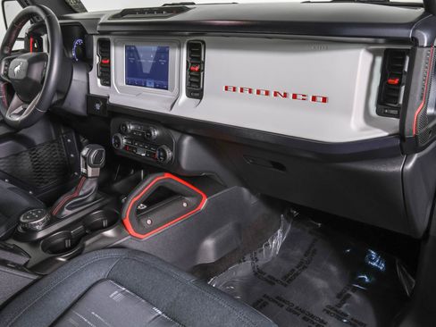 Used 2023 Ford Bronco Heritage Edition image 43
