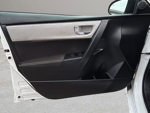 Used 2019 Toyota Corolla LE image 17