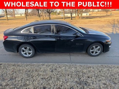 Used 2020 Chevrolet Malibu LS image 2