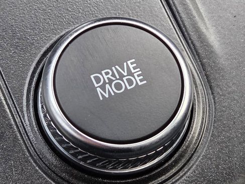 Used 2025 Ford Explorer ST AWD/4WD image 19