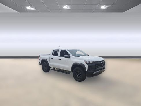 Used 2025 Chevrolet Colorado Trail Boss image 6