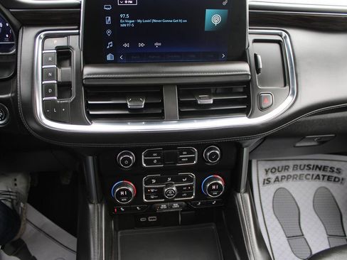Used 2023 Chevrolet Tahoe LT w/ Luxury Package AWD/4WD image 17