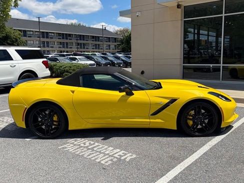 Used 2017 Chevrolet Corvette Stingray Convertible RWD image 10
