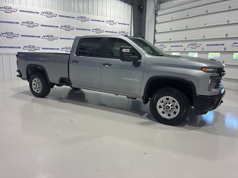 Used 2024 Chevrolet Silverado 3500 W/T AWD/4WD image 9