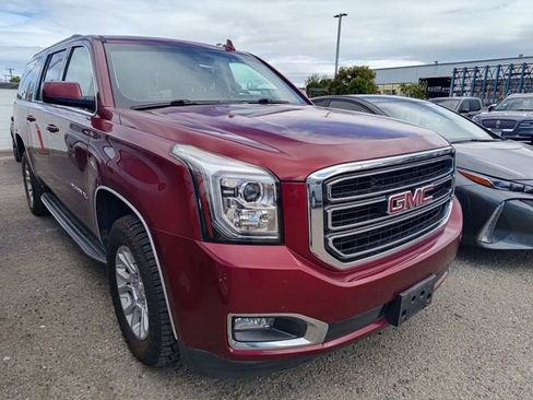 Used 2018 GMC Yukon XL SLE w/ Convenience Package image 1