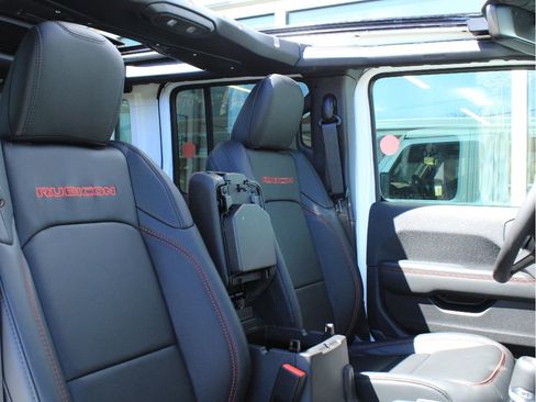 New 2026 Jeep Wrangler Unlimited Rubicon AWD/4WD image 23