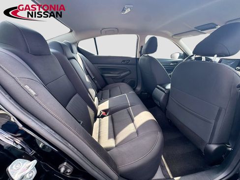 Used 2025 Nissan Altima 2.5 SV FWD image 34