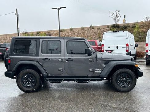 Used 2018 Jeep Wrangler Unlimited Sport AWD/4WD image 6