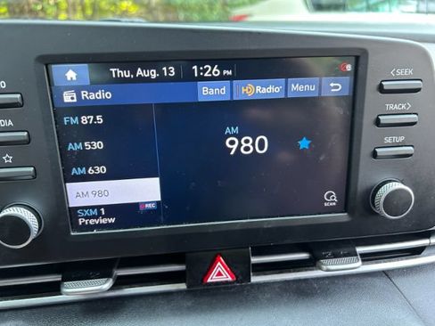 Used 2021 Hyundai Elantra SEL FWD image 12