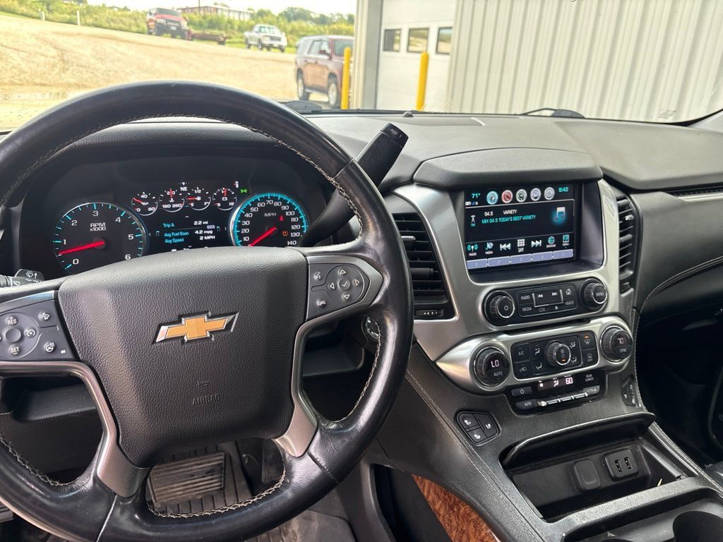Used 2020 Chevrolet Suburban Premier AWD/4WD image 10