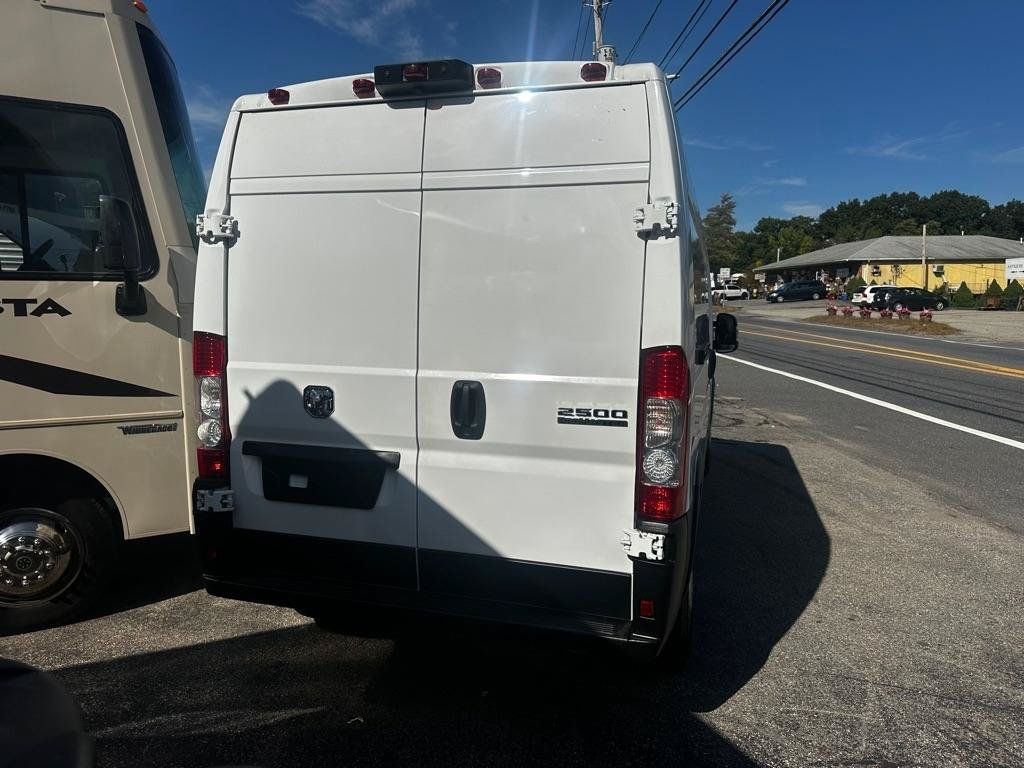 Used 2024 RAM ProMaster 2500 FWD image 4