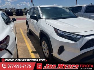 Used 2023 Toyota RAV4 LE AWD/4WD video 1